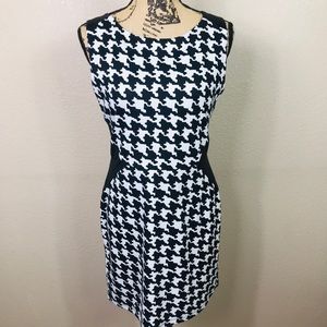 Stitch Btween Houndstooth Sleeveless Dress